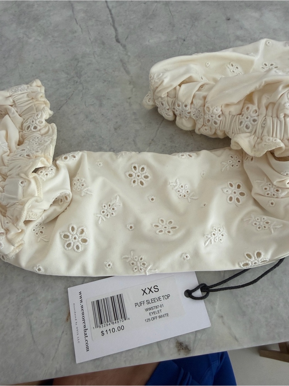 WeWoreWhat
We WoreWhat NWT Puff Sleeve Top
Eyelet Size Small